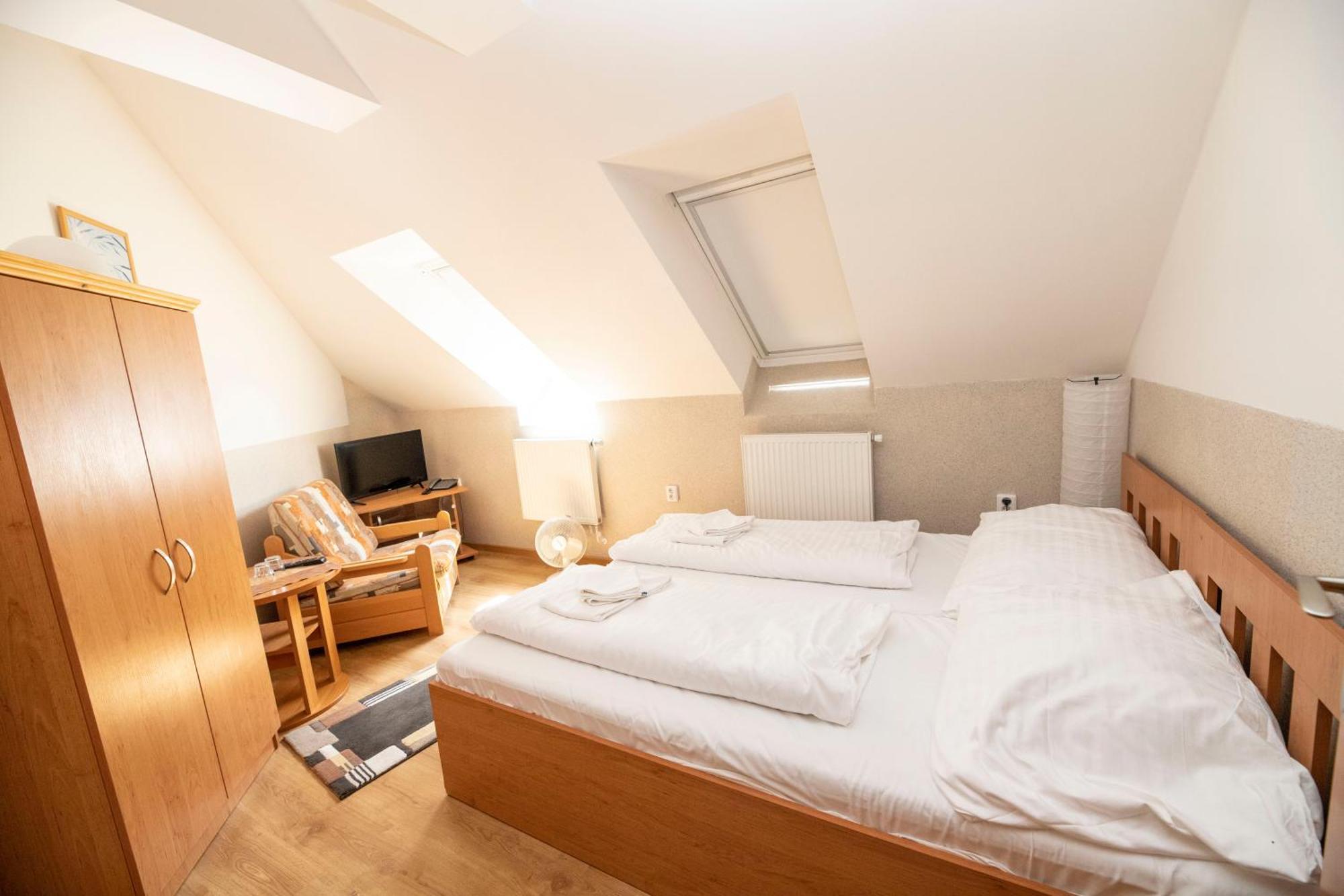 Hotel Allvet Drnovice  Zewnętrze zdjęcie