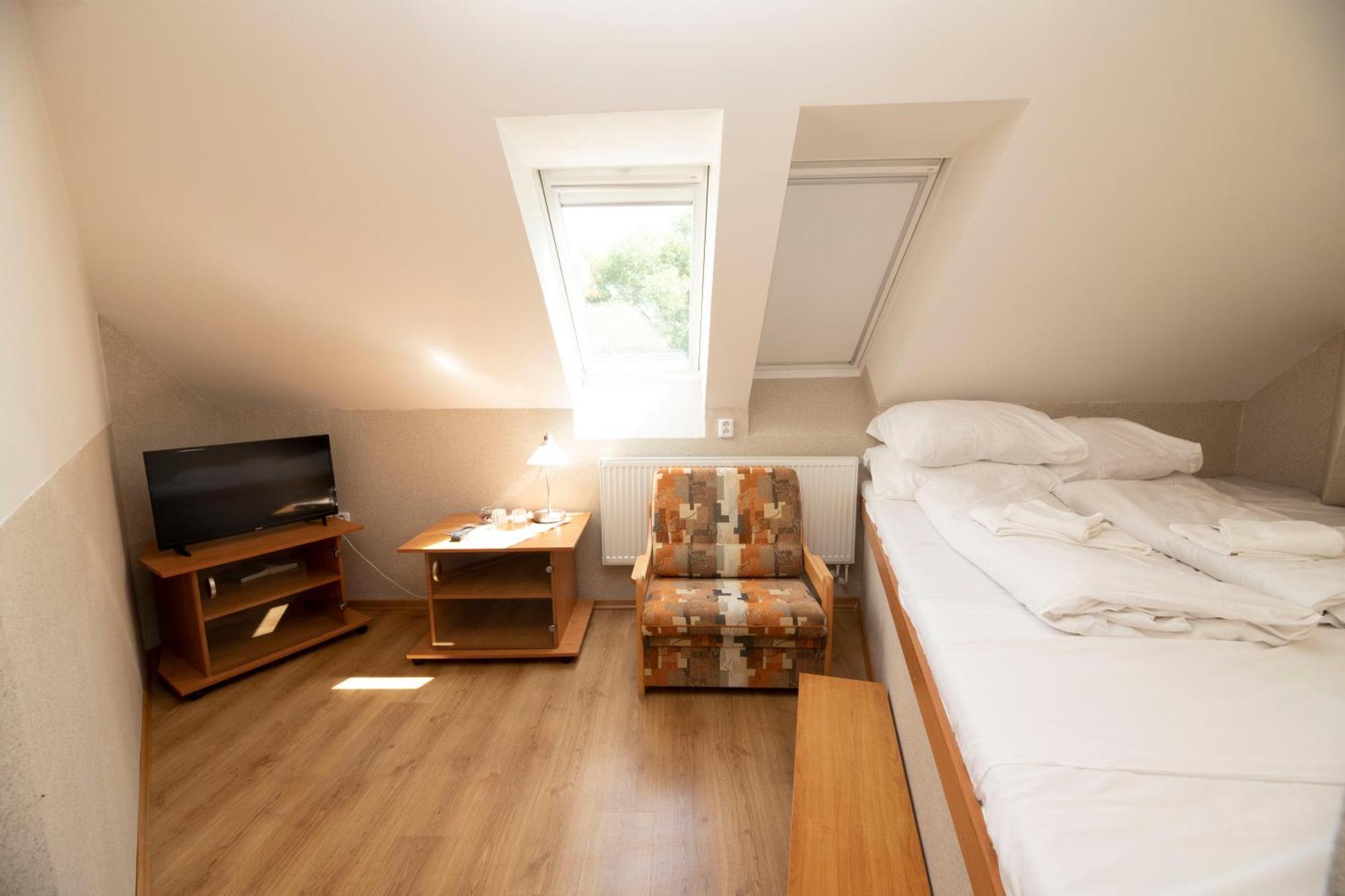 Hotel Allvet Drnovice  Zewnętrze zdjęcie