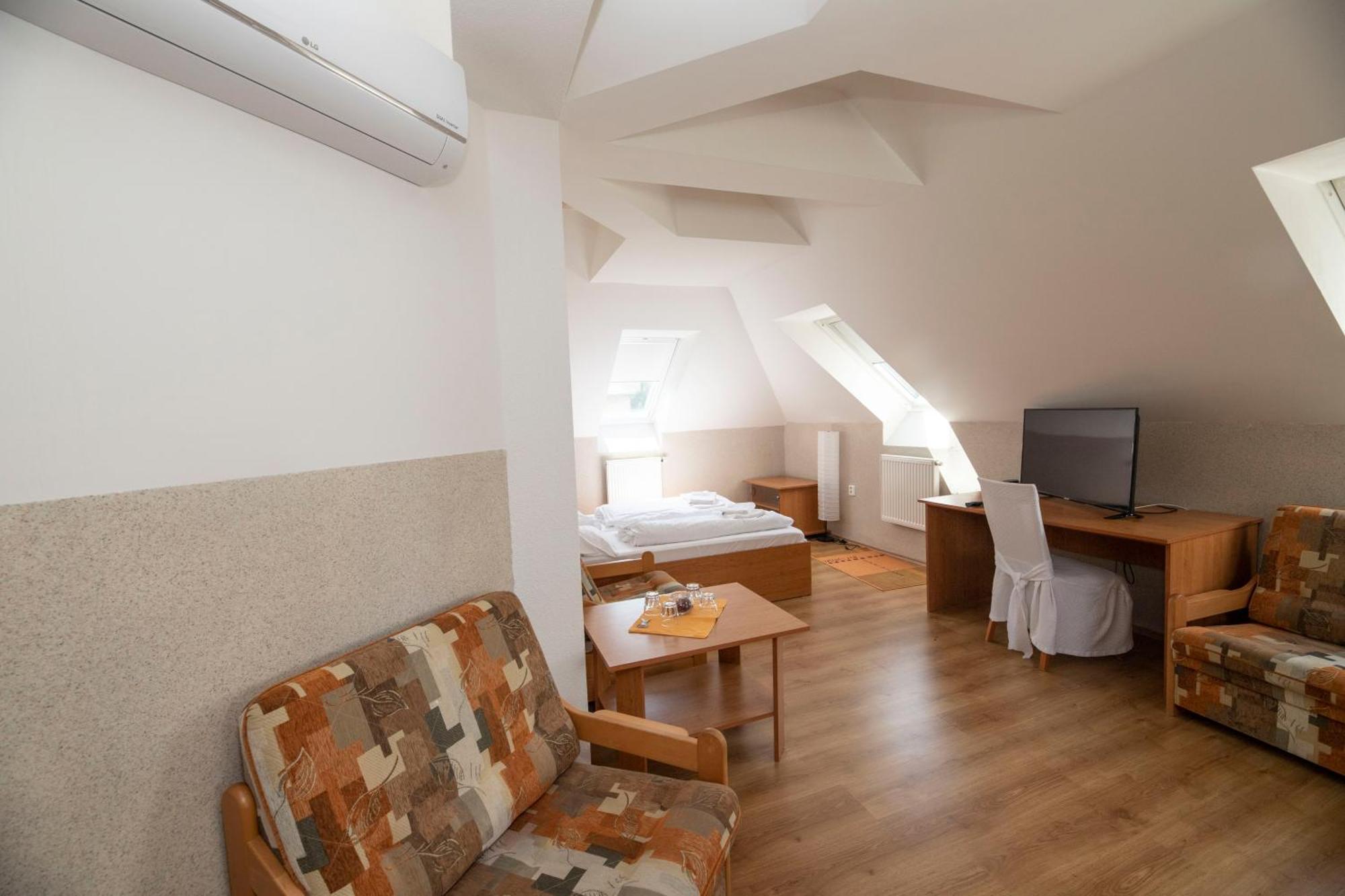 Hotel Allvet Drnovice  Zewnętrze zdjęcie