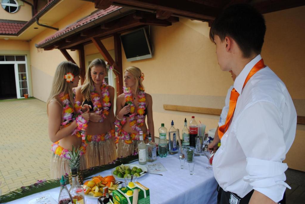 Hotel Allvet Drnovice  Zewnętrze zdjęcie