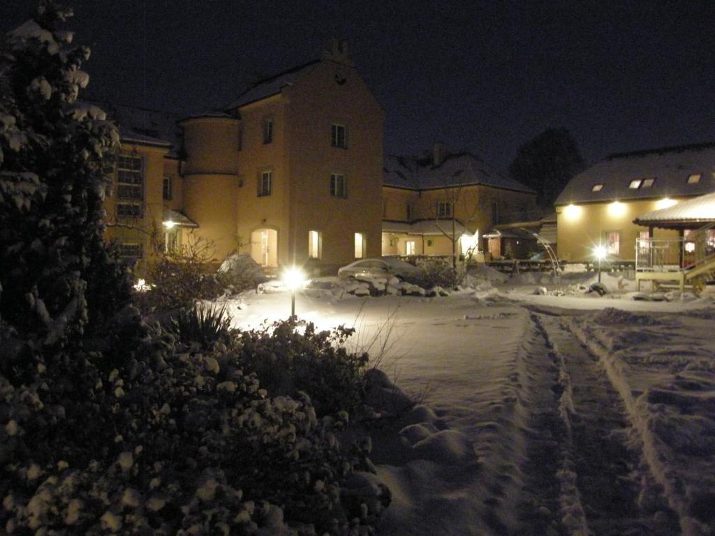 Hotel Allvet Drnovice  Zewnętrze zdjęcie